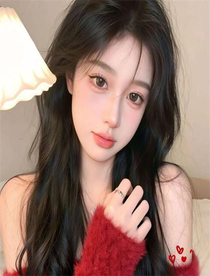 幕后探秘《迪丽热巴Alice梦工厂》：高潮的情感爆发与视觉冲击 揭示艺术创作的艰辛与快乐